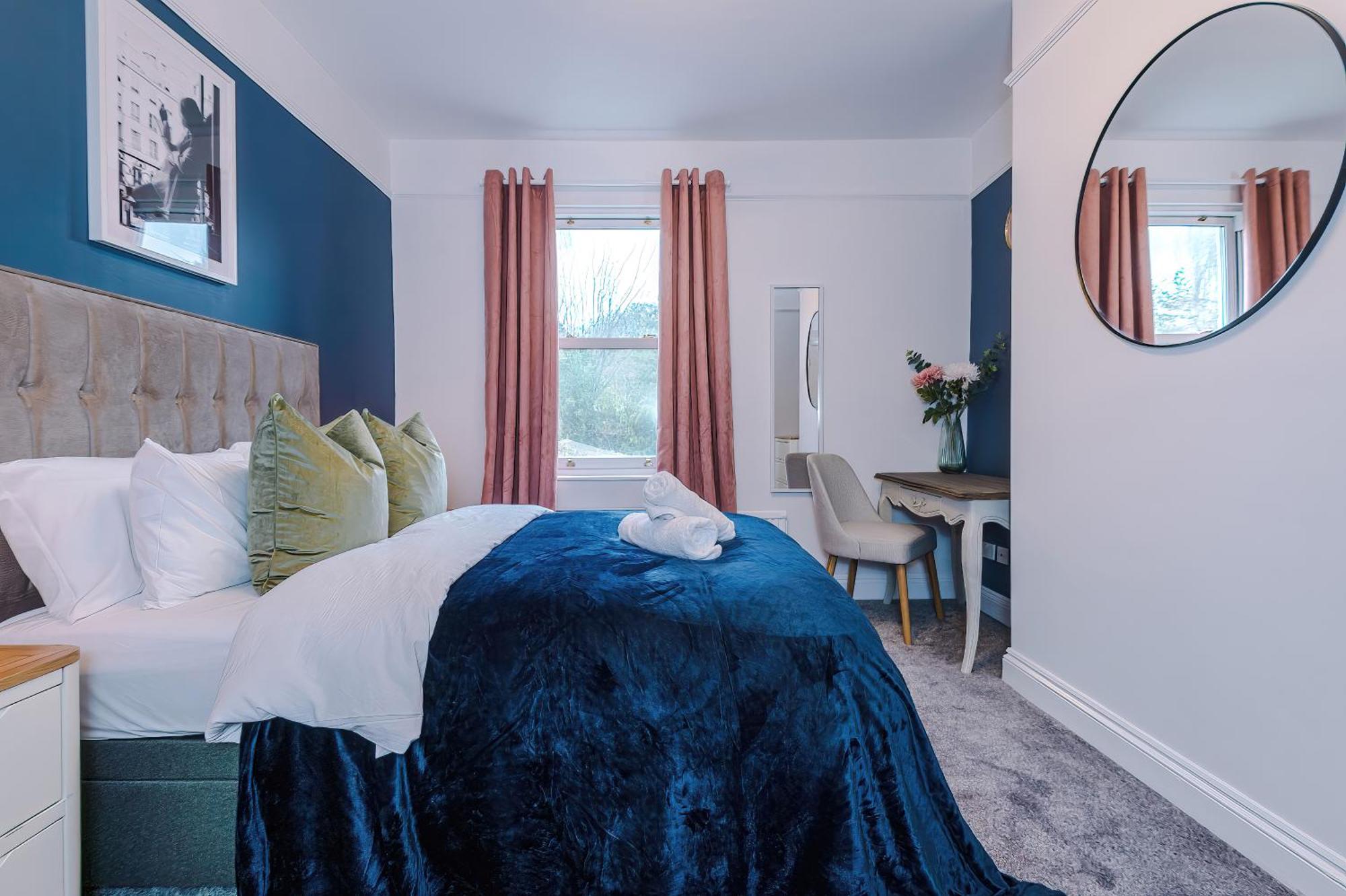 Incredible - Five Bedroom - 7 Actual Beds - 6 Bathroom House By Purestay - Central Bath With Parking Buitenkant foto