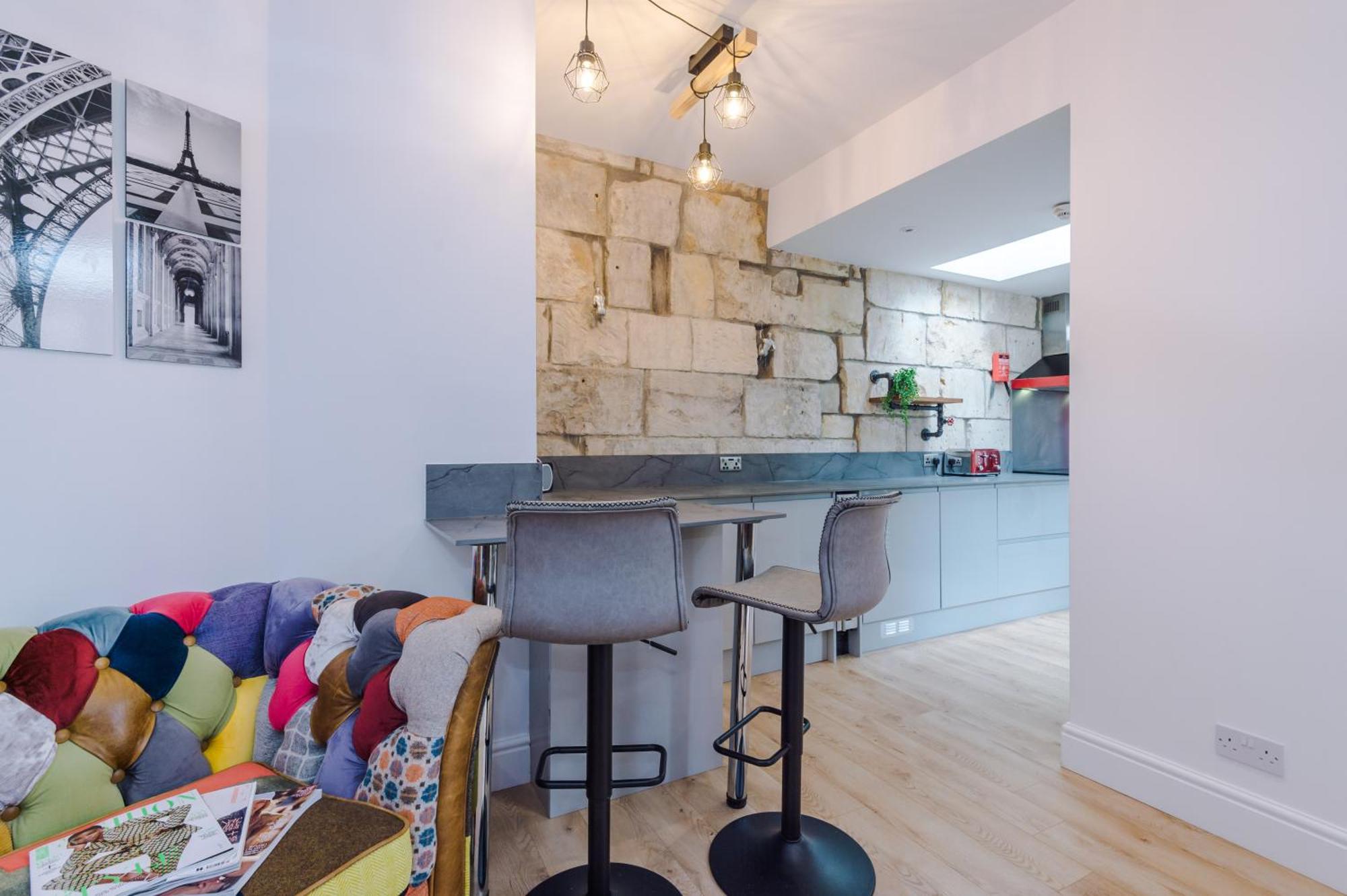 Incredible - Five Bedroom - 7 Actual Beds - 6 Bathroom House By Purestay - Central Bath With Parking Buitenkant foto