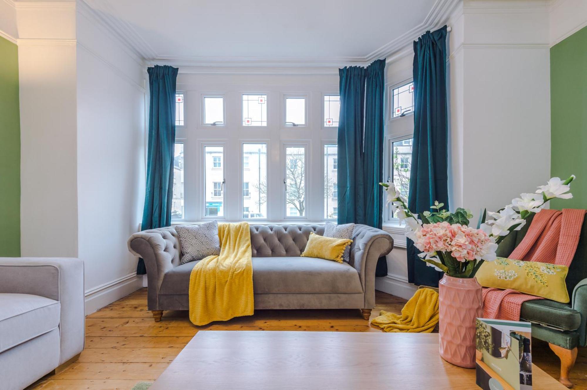 Incredible - Five Bedroom - 7 Actual Beds - 6 Bathroom House By Purestay - Central Bath With Parking Buitenkant foto