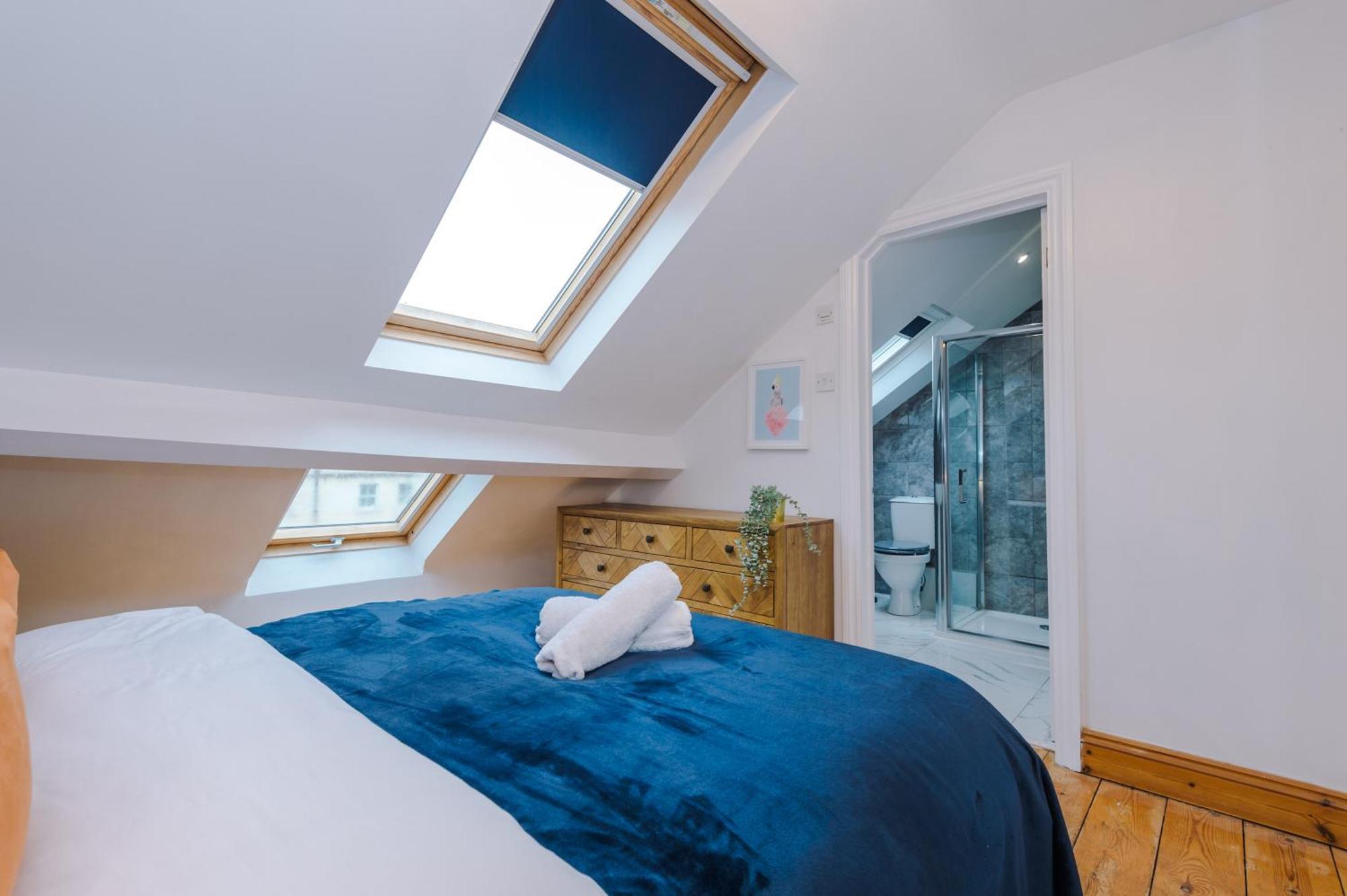 Incredible - Five Bedroom - 7 Actual Beds - 6 Bathroom House By Purestay - Central Bath With Parking Buitenkant foto