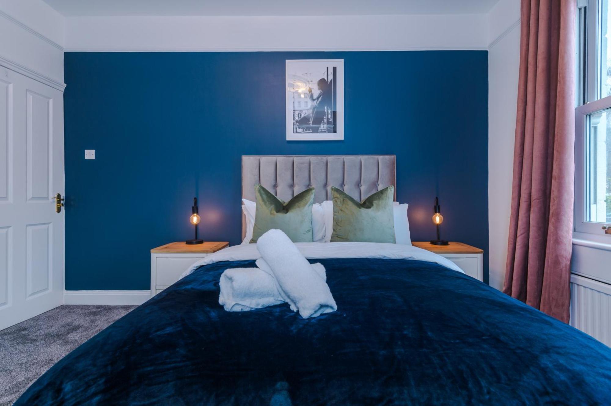 Incredible - Five Bedroom - 7 Actual Beds - 6 Bathroom House By Purestay - Central Bath With Parking Buitenkant foto