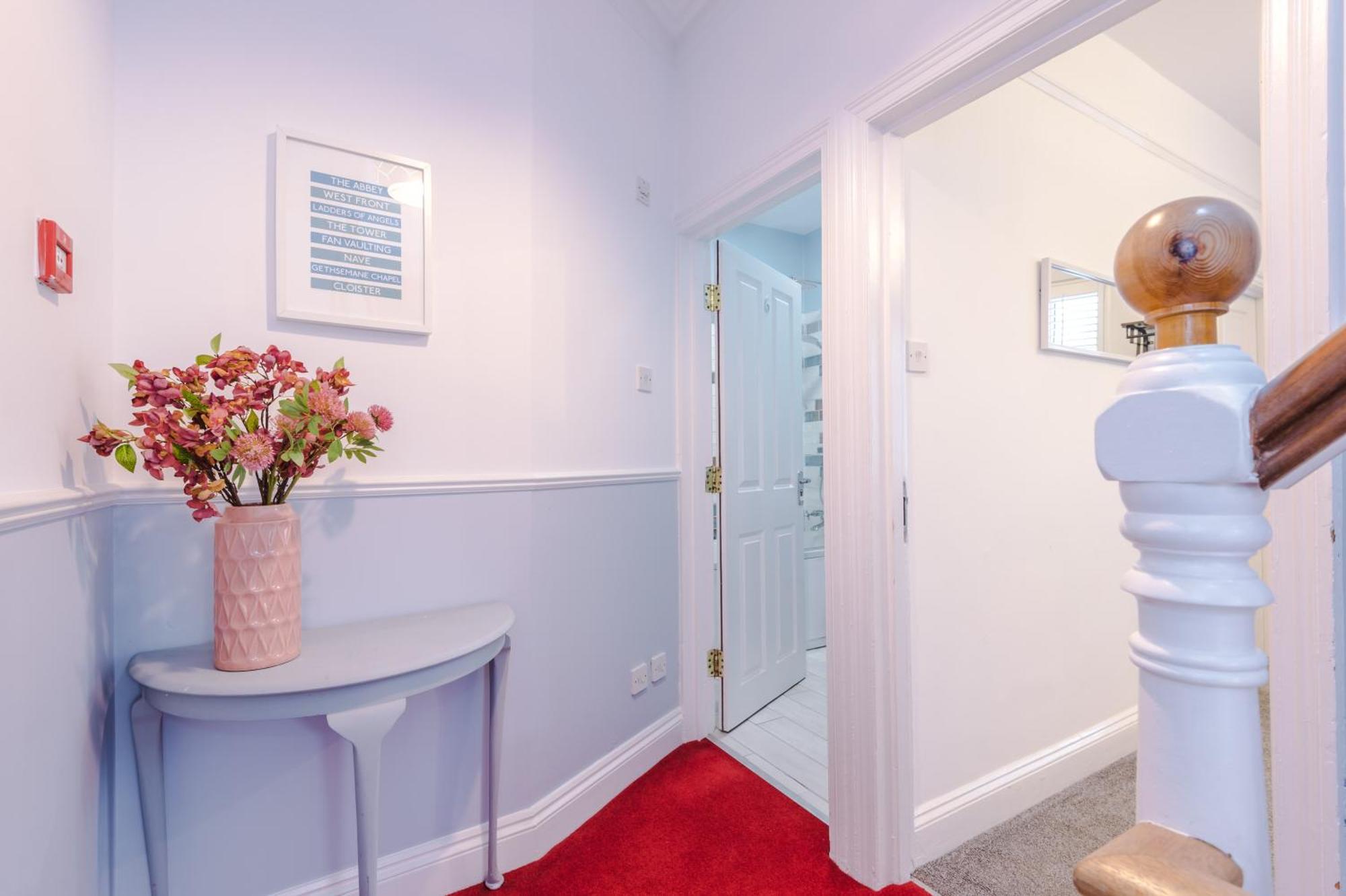 Incredible - Five Bedroom - 7 Actual Beds - 6 Bathroom House By Purestay - Central Bath With Parking Buitenkant foto
